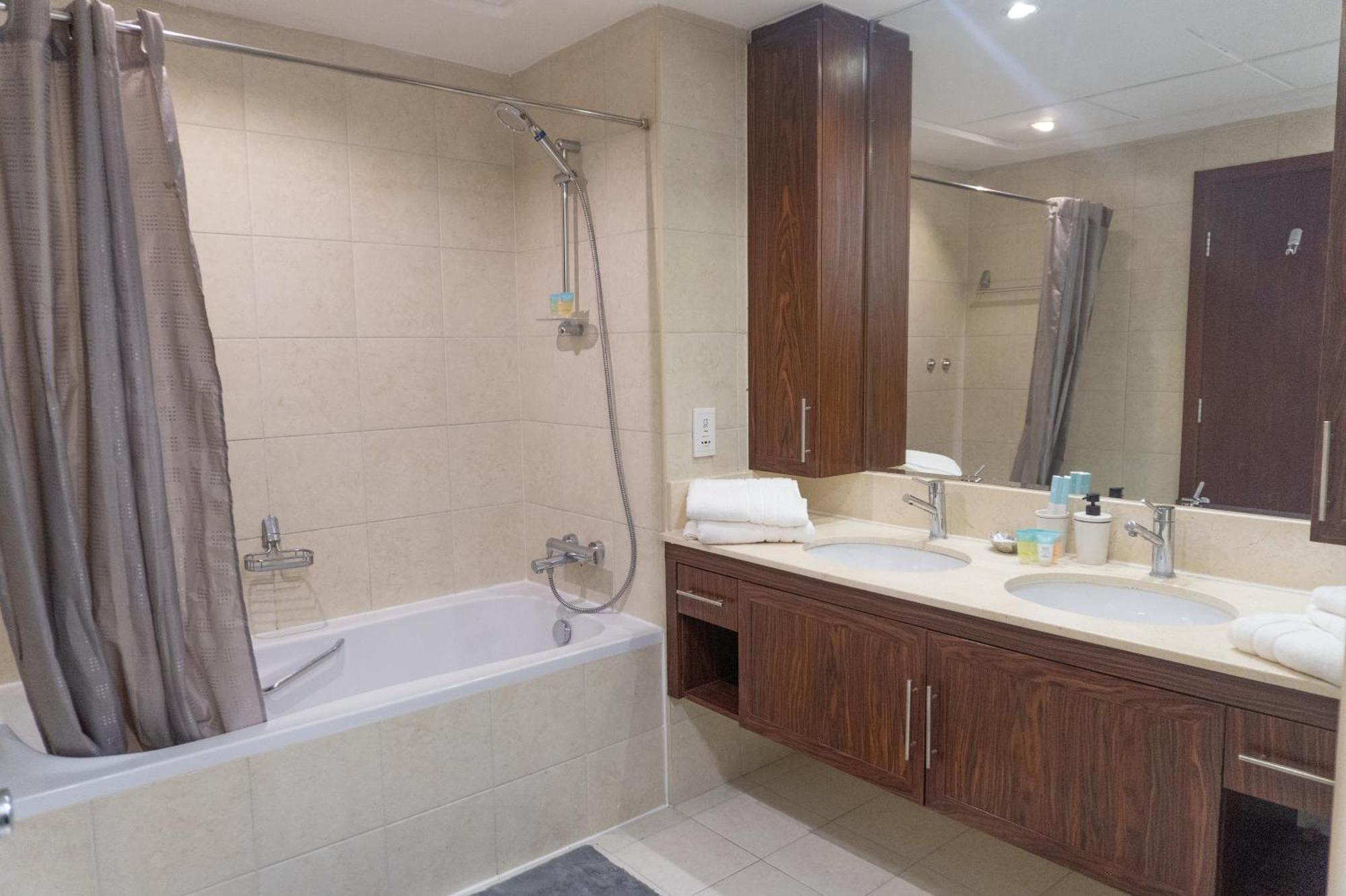 Downtown Oasis, Burj Khalifa Views, Luxury Amenities Apartment Dubai Exterior foto